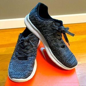 Nike boys running shoes